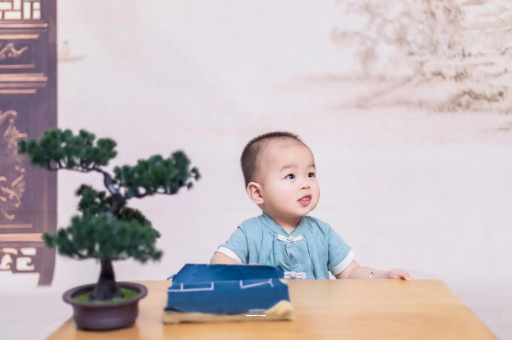 南漳宝宝喊肚子疼怎么回事